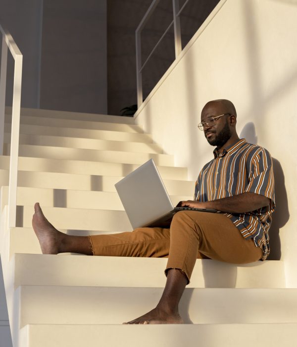 working-from-home-ergonomic-workstation